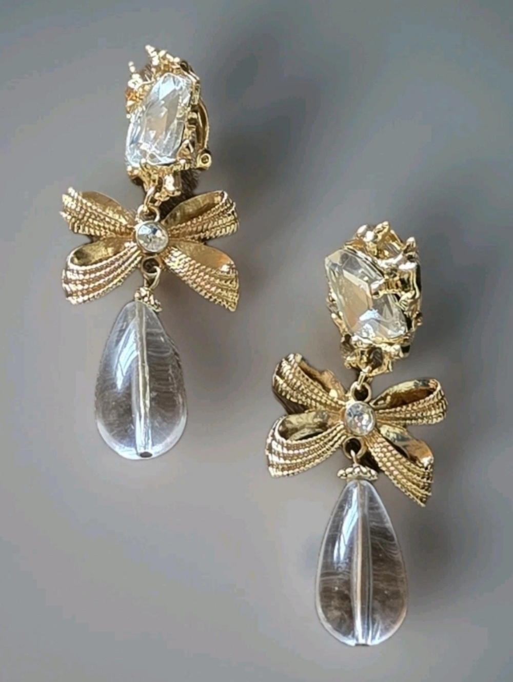 JUNE SPECIAL Vtg 80s 90s Bow Teardop Clip-On Dangle Earrings, Party, Romantic